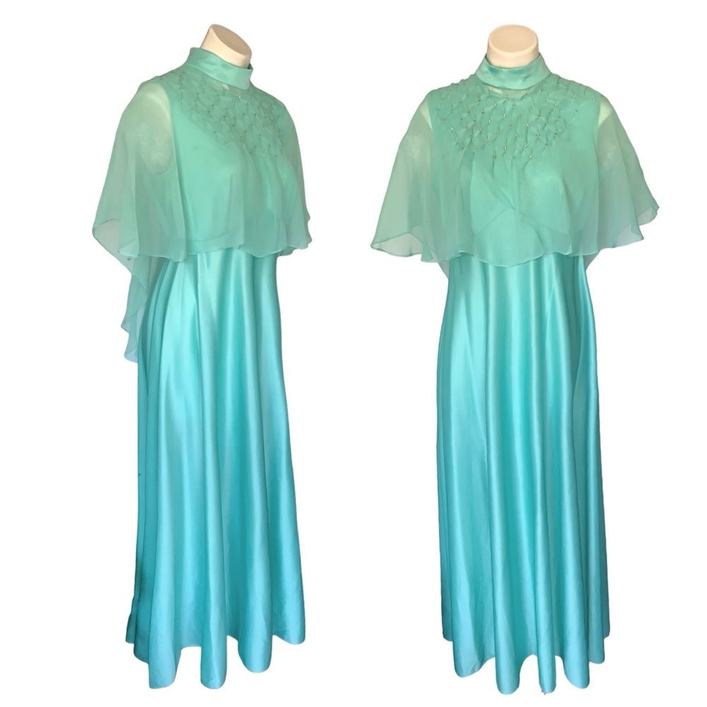 v i n t a g e :: Nylon Peignoir Set Full Sweep Gown Chiffon Cape Rhinestones - Picture 16 of 16